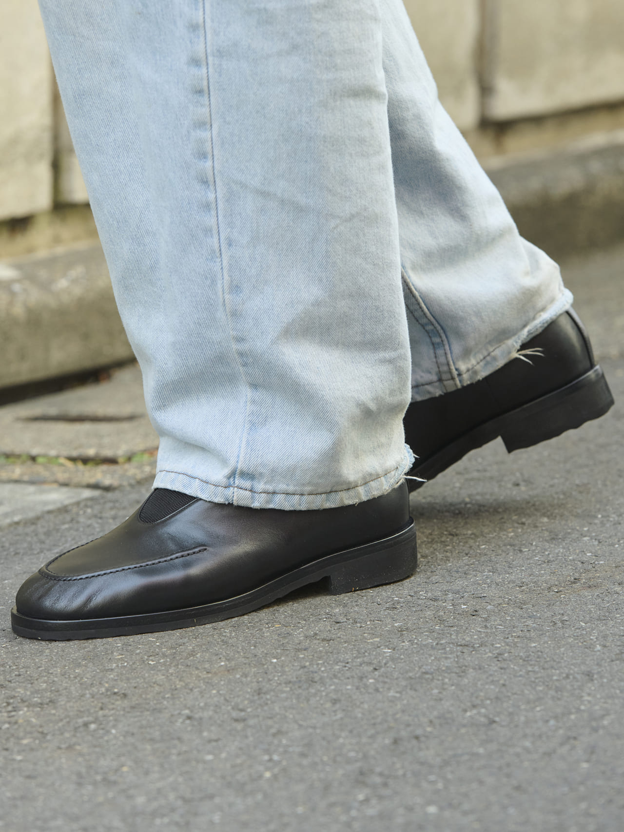 foot the coacherの新作シューズ「ELASTIC MOCCASINS」