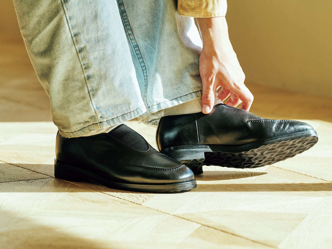 foot the coacherの新作シューズ「ELASTIC MOCCASINS」