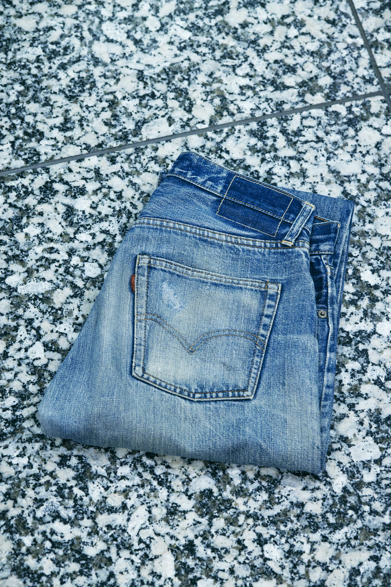 オシャレな人が買ってよかった〈Levis®〉のヴィンテージデニムパンツ