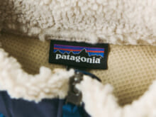 「パタゴニア」の名作フリースジャケットはどう着るのが正解？ 服のプロがレクチャー！ [そうりりん×patagonia]