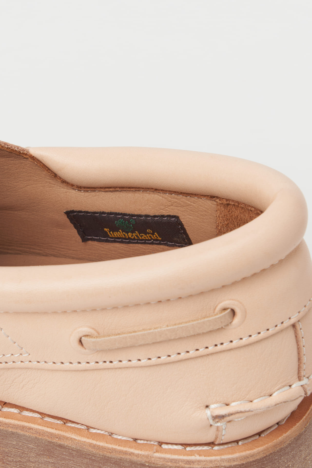 Timberland　Hender Scheme　コラボレーション　踵　より